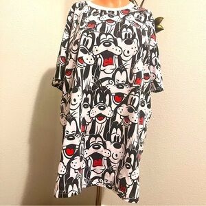 Mickey and Company Disney parks Goofy t-shirt